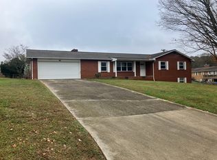 306 Barberry Dr, Knoxville, TN 37912