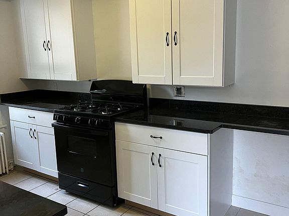 3rd image of 64 Waller Ave #66
