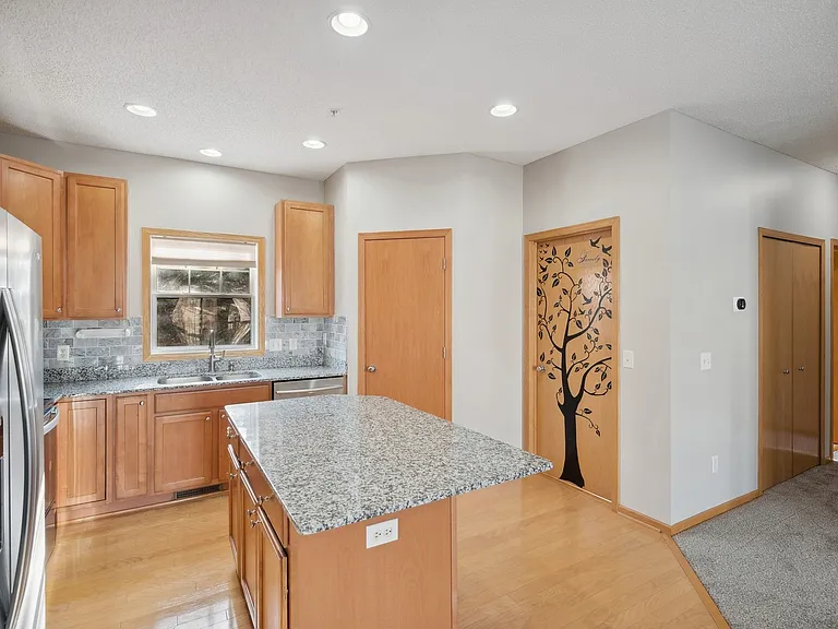 5009 Everest Ln N — Photo 22
