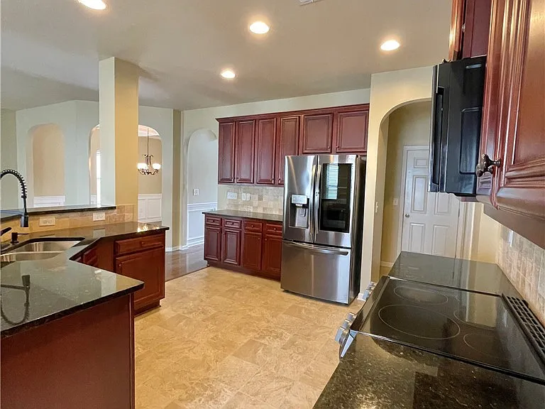 642 Regimental Dr — Photo 12