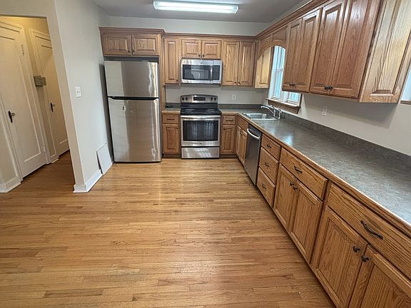 3rd image of 37 W Parkwood St