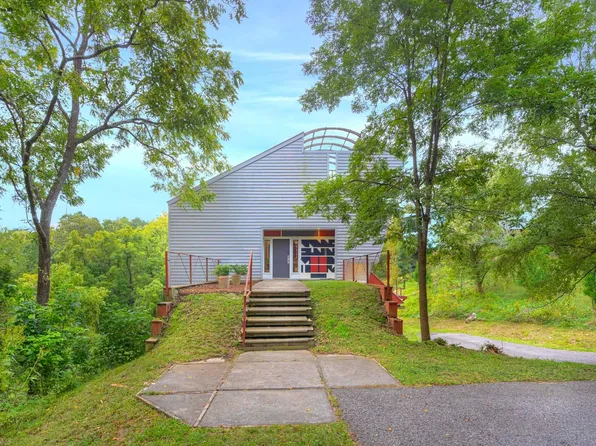 702 Cedarview Dr, Blacksburg, VA 24060