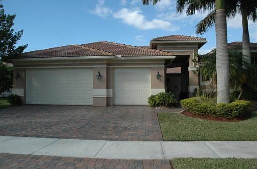 1st image of 1433 Vicria Isle Dr
