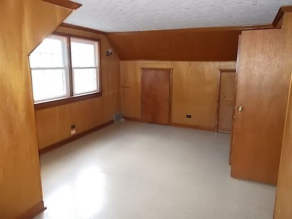 5th image of 629 College Ave