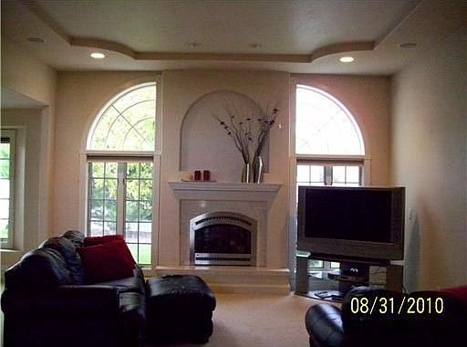 2nd image of 1970 Country Manor Blvd