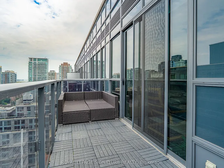 1030 King St W #Penthouse 31 — Photo 7