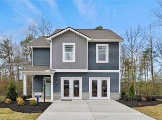 105 Staysail Dr, Elizabeth City, NC 27909