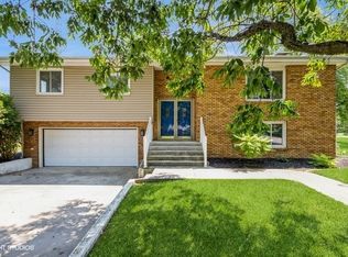 504 Brookview Dr, Farmer City, IL 61842
