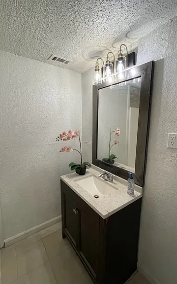 2718 Exline St — Photo 12
