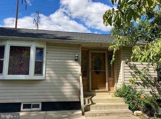 13 Railroad Ave, Glenolden, PA 19036
