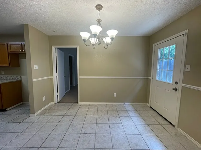 1226 W Hudgins St — Photo 6