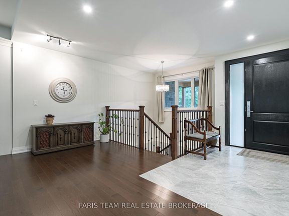 5th image of 34 Oakwood Ave