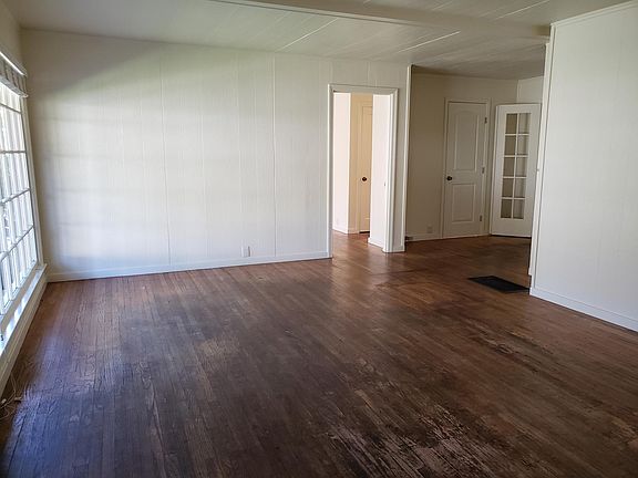 3rd image of 1421 Meek Ave