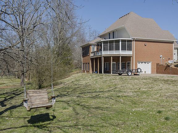 5th image of 207 Willa Ct