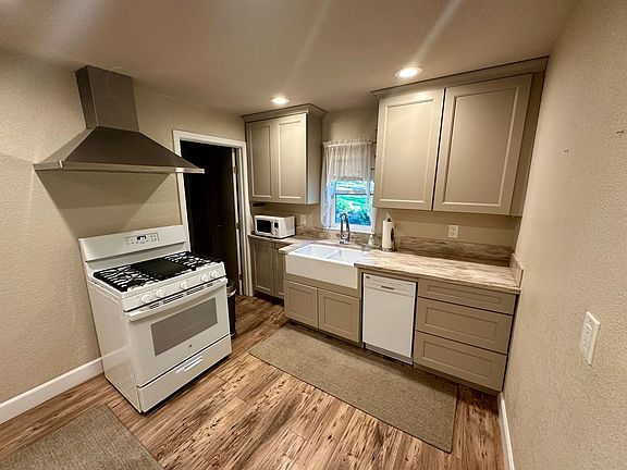 5th image of 10891 Berggren Ln
