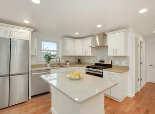 91 Dickens St, Quincy, MA 02170