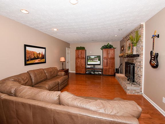 4th image of 1407 Stonehaven Ct