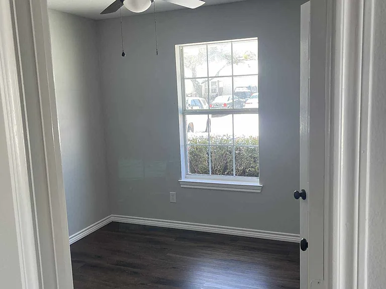 1612 N Cates St — Photo 13
