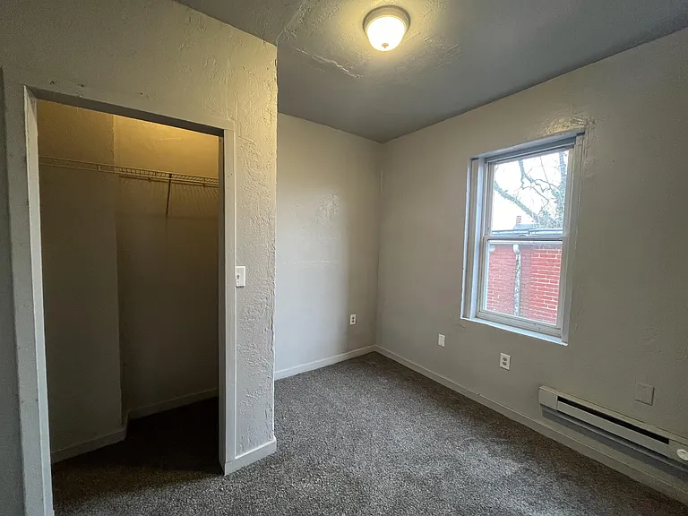 615 W Locust St — Photo 19