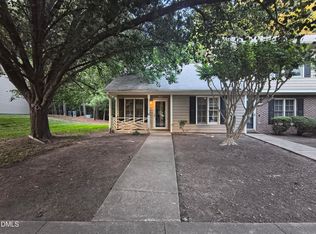 9 Crystal Oaks Ct, Durham, NC 27707