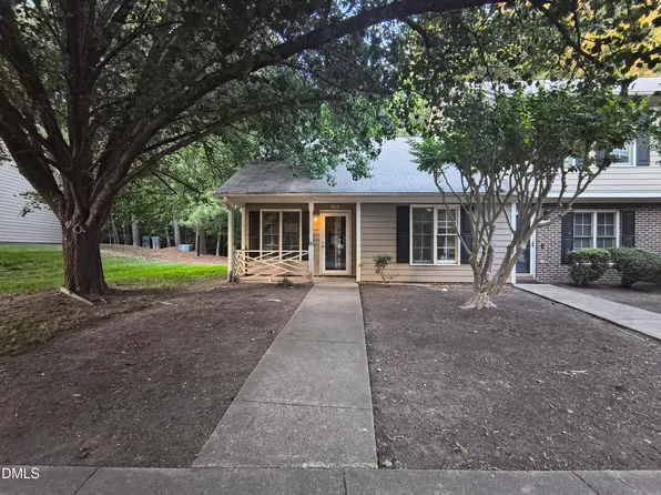 9 Crystal Oaks Ct, Durham, NC 27707