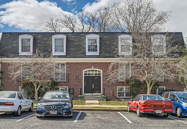 363 Homeland Southway #1B — Photo 1