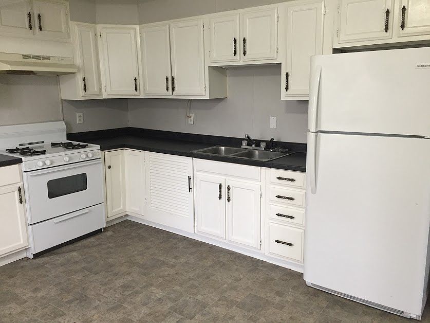 2nd image of 1314 E 4th St