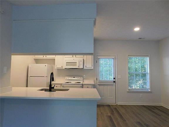 3rd image of 58A Brentwood Ln