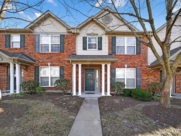 390 Montclair Tower Dr, Saint Charles, MO 63303