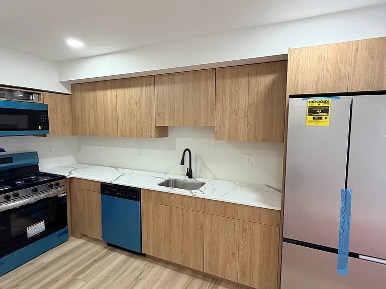 44 Warner St #B5 — Photo 5