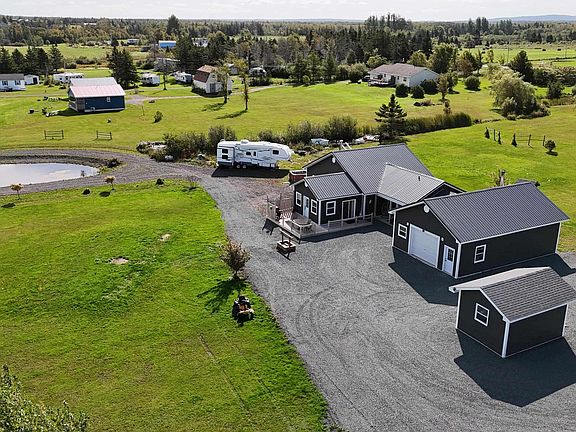 3rd image of 26 Macmaster Ln