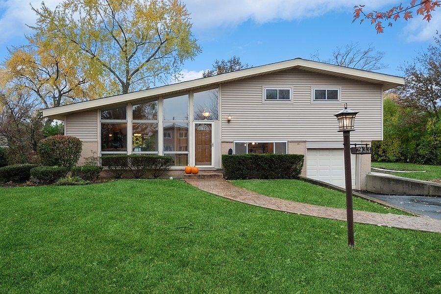 1st image of 2933 Fairway Ct