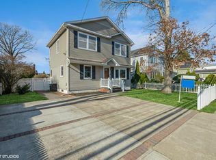 733 Albin Ave, West Babylon, NY 11704