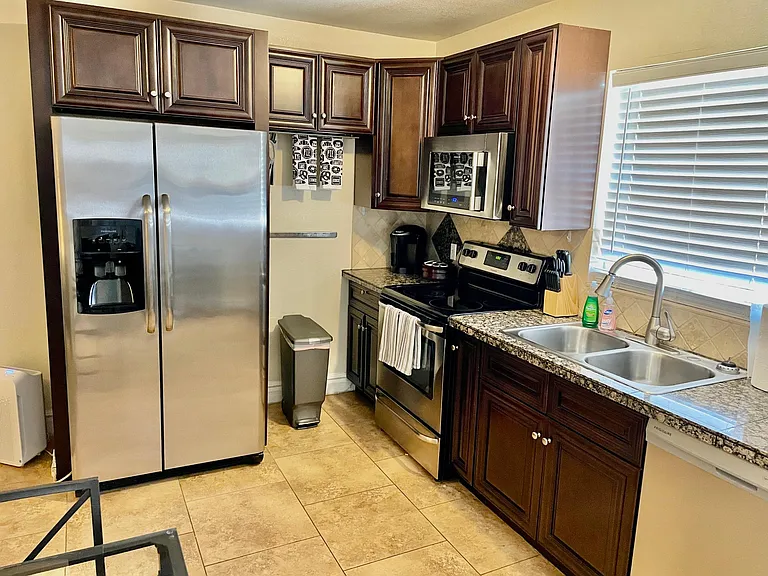 1739 E Granada Rd — Photo 10