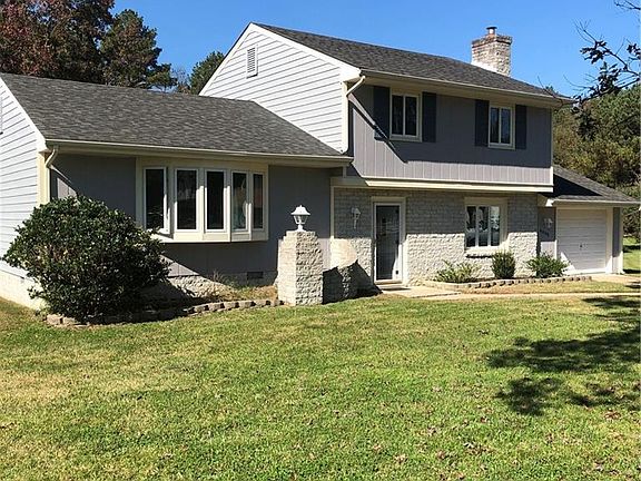 3rd image of 4600 Helena Cir