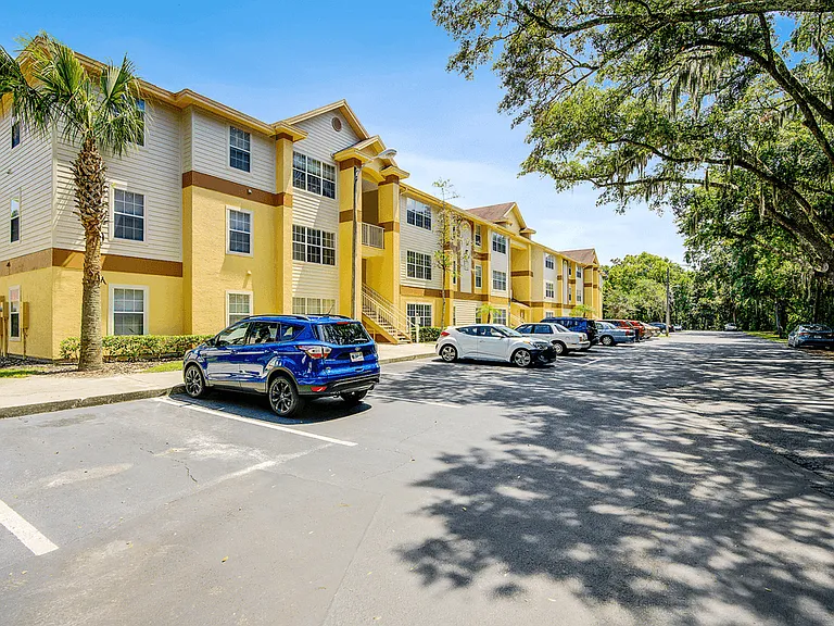 Williams Landing and Villas Apartments — Photo 16