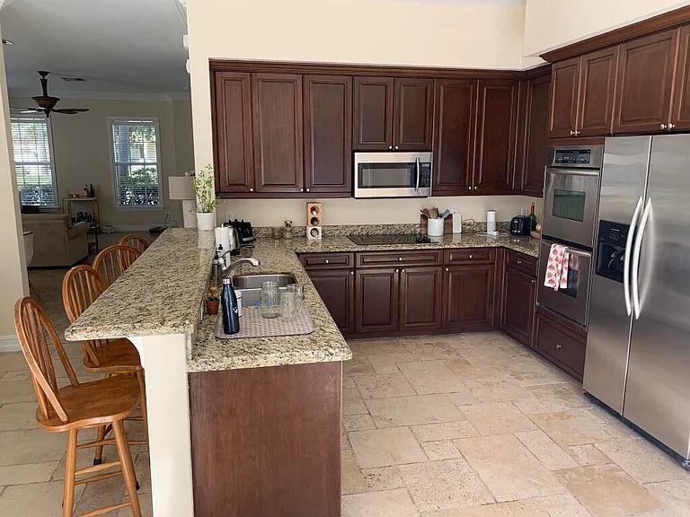 2200 SW 13th Ave — Photo 21
