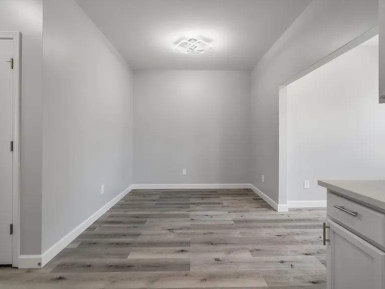 112 Black River Dr — Photo 21
