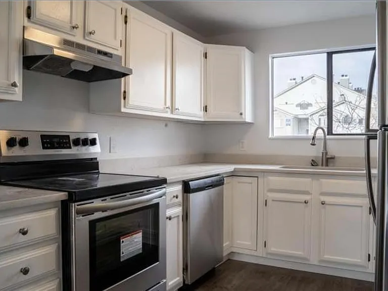 313 W Lehow Ave #13 — Photo 3