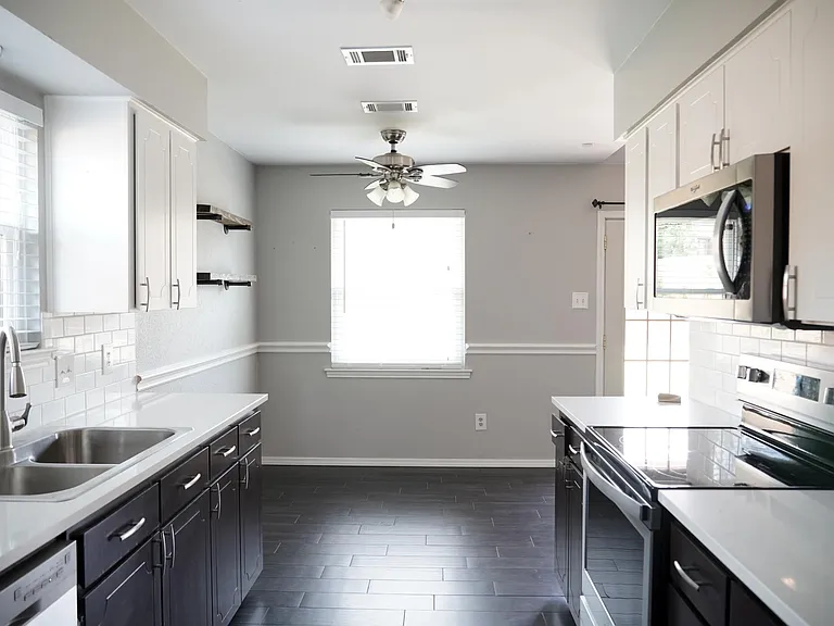 6304 Douglas Dr — Photo 7