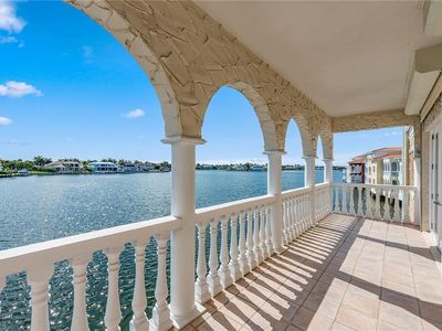 4000 Gulf Shore Blvd N APT 2100, Naples, FL, 34103