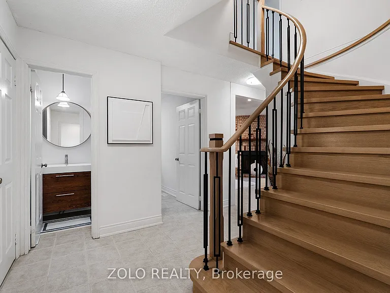 272 Elman Cres — Photo 6