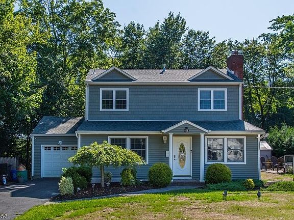 2nd image of 658 Quackenbush Ave