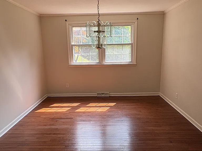 600 Dehaven Dr — Photo 4