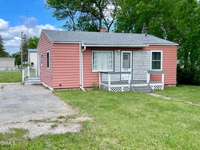302 Grove St, Lignite, ND, 58752