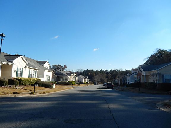 5th image of 678 Bedford Ct