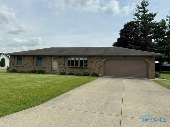 102 Emerson Dr, West Unity, OH 43570
