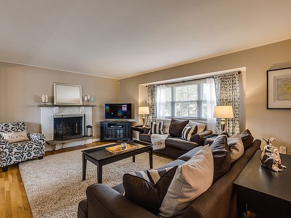 2nd image of 5721 Cannon Ln