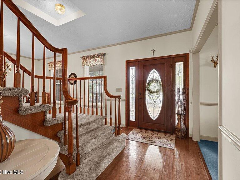 Listing photo 4
