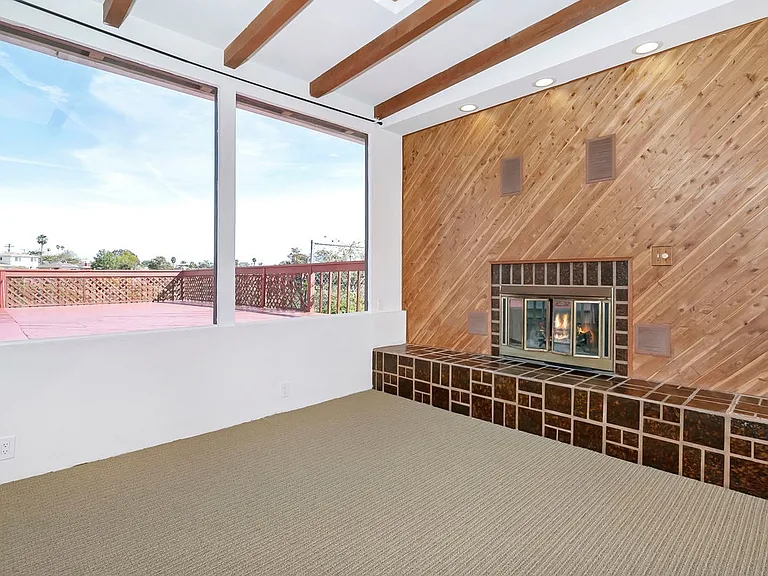 2171 Fairfield St — Photo 6